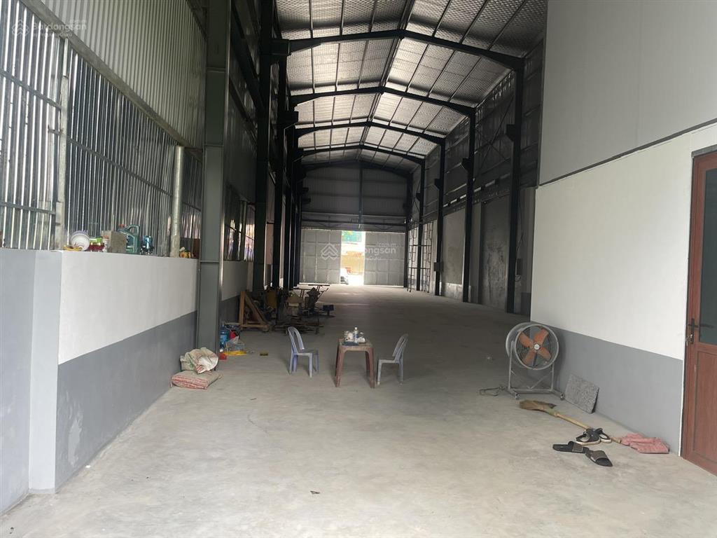 Cho thuê mặt bằng kinh doanh dt 400 m2 ngay mặt đường quốc lộ 21a gần chợ hòa lạc, thạch thất, hn