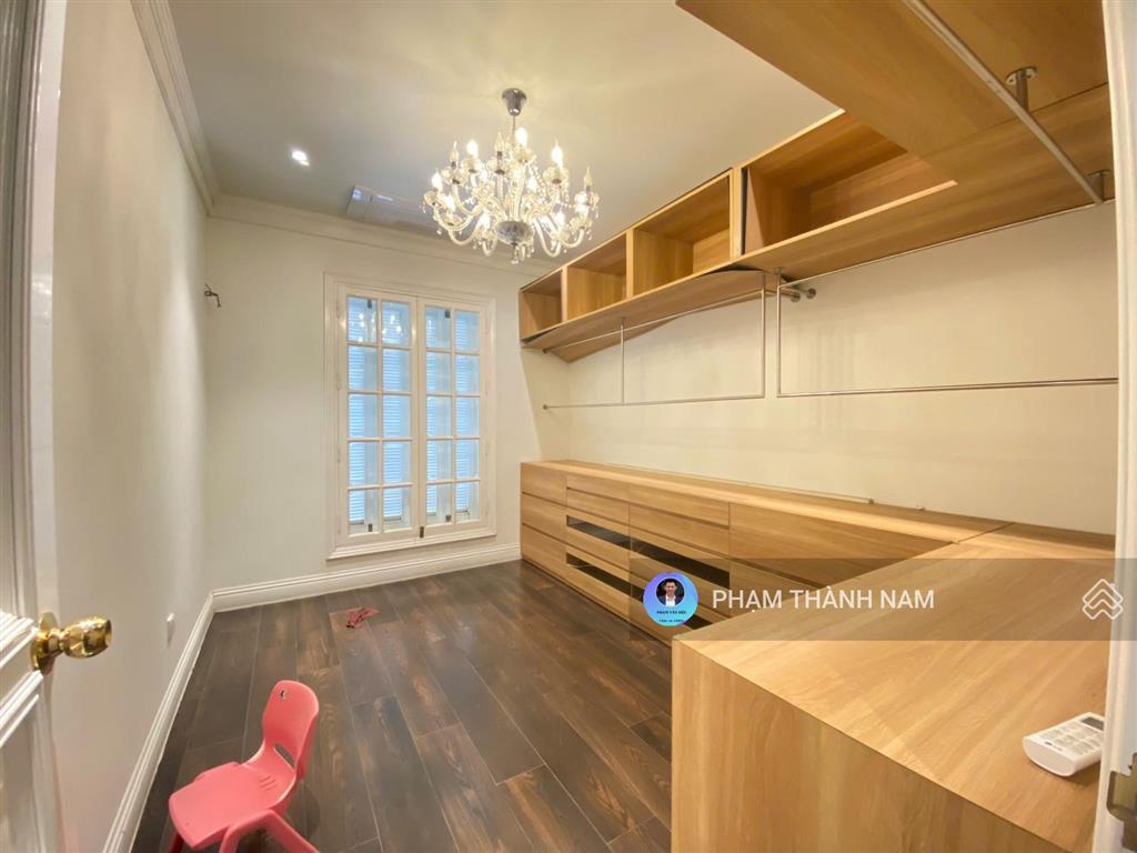 Cho thuê biệt thự mặt phố quảng an tây hồ, 250m2, 5pn, 5 tầng, có thang máy