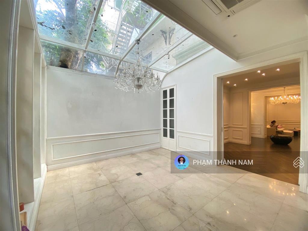 Cho thuê biệt thự mặt phố quảng an tây hồ, 250m2, 5pn, 5 tầng, có thang máy