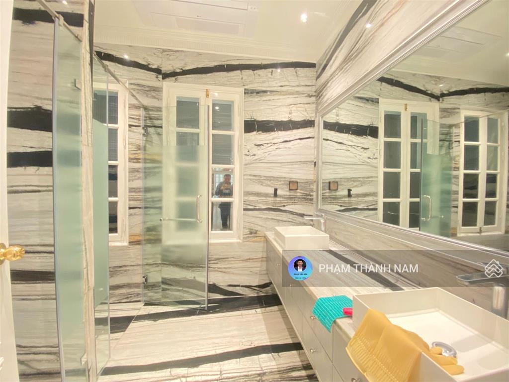 Cho thuê biệt thự mặt phố quảng an tây hồ, 250m2, 5pn, 5 tầng, có thang máy