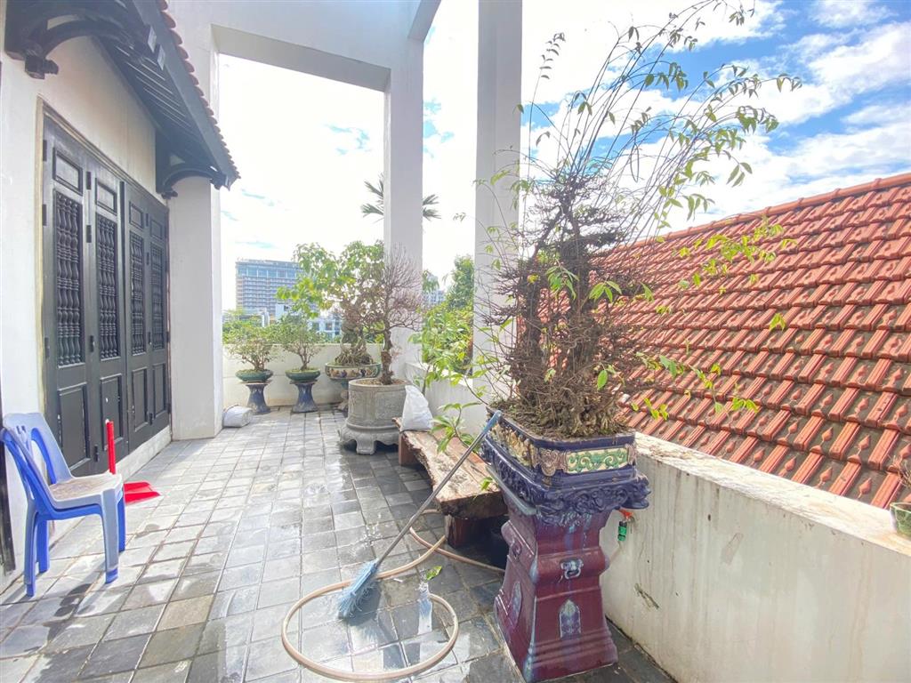Cho thuê biệt thự mặt phố quảng an tây hồ, 250m2, 5pn, 5 tầng, có thang máy