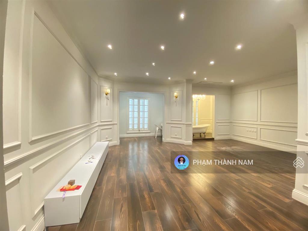 Cho thuê biệt thự mặt phố quảng an tây hồ, 250m2, 5pn, 5 tầng, có thang máy