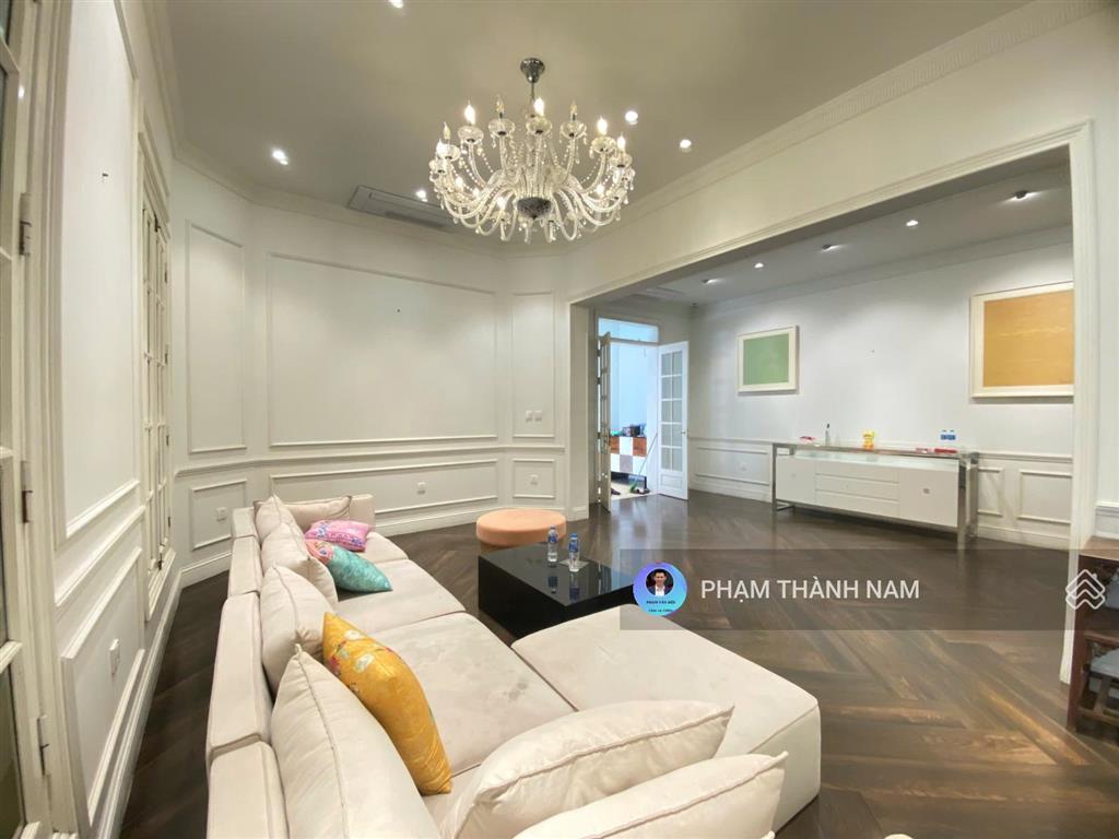 Cho thuê biệt thự mặt phố quảng an tây hồ, 250m2, 5pn, 5 tầng, có thang máy