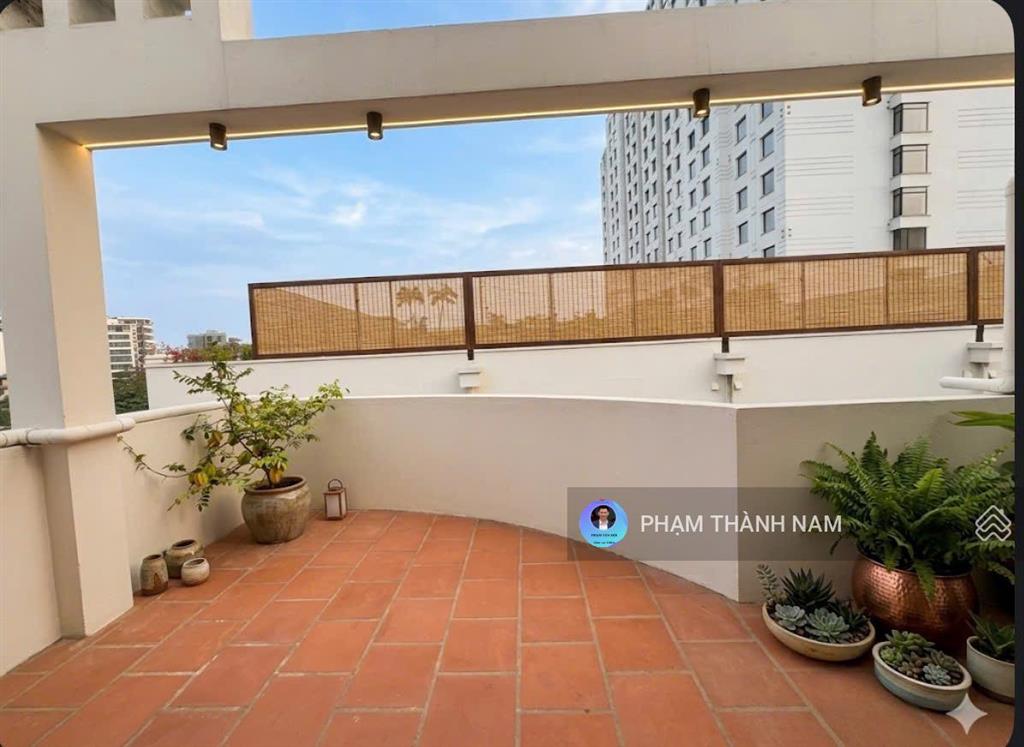 Cho thuê nhà 5 tầng phố từ hoa tây hồ, 60m2x5t, 6pn, gần hồ tây, làm homestay/vp, 35tr/th