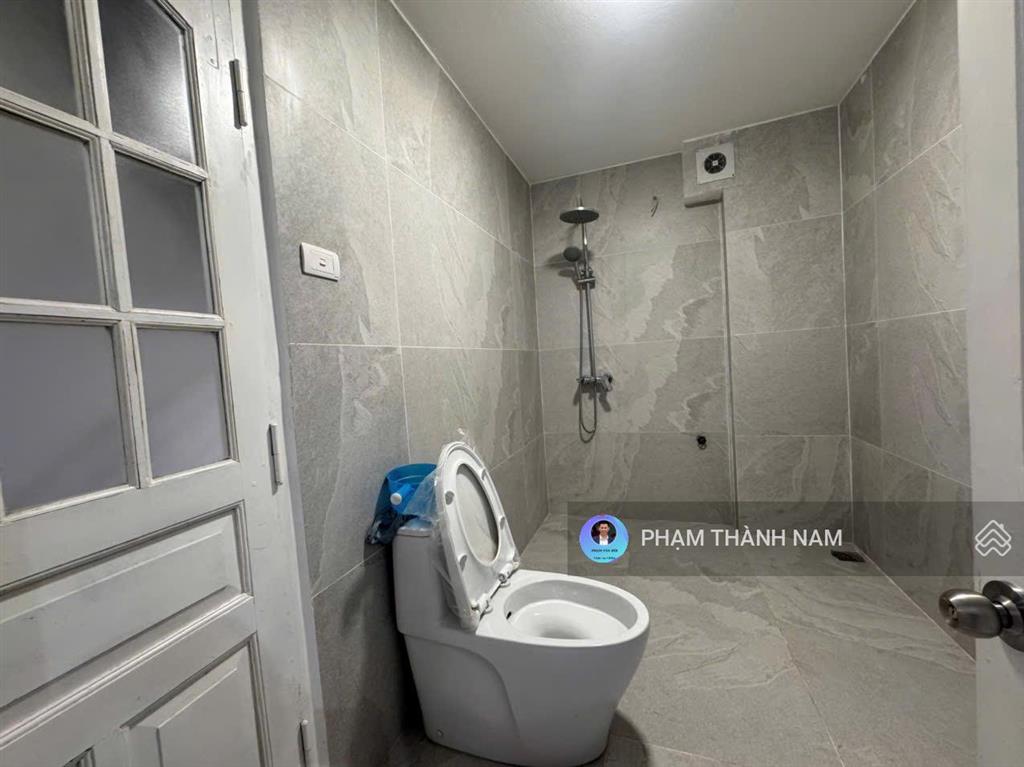 Cho thuê nhà 5 tầng phố từ hoa tây hồ, 60m2x5t, 6pn, gần hồ tây, làm homestay/vp, 35tr/th