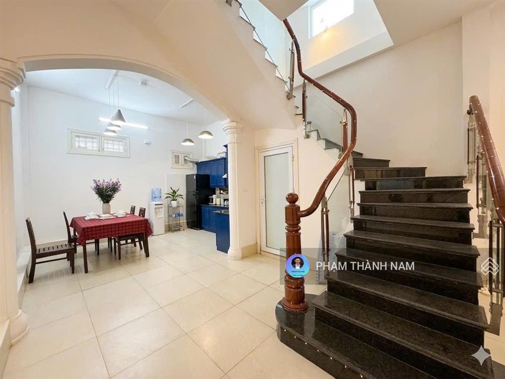 Cho thuê nhà 5 tầng phố từ hoa tây hồ, 60m2x5t, 6pn, gần hồ tây, làm homestay/vp, 35tr/th