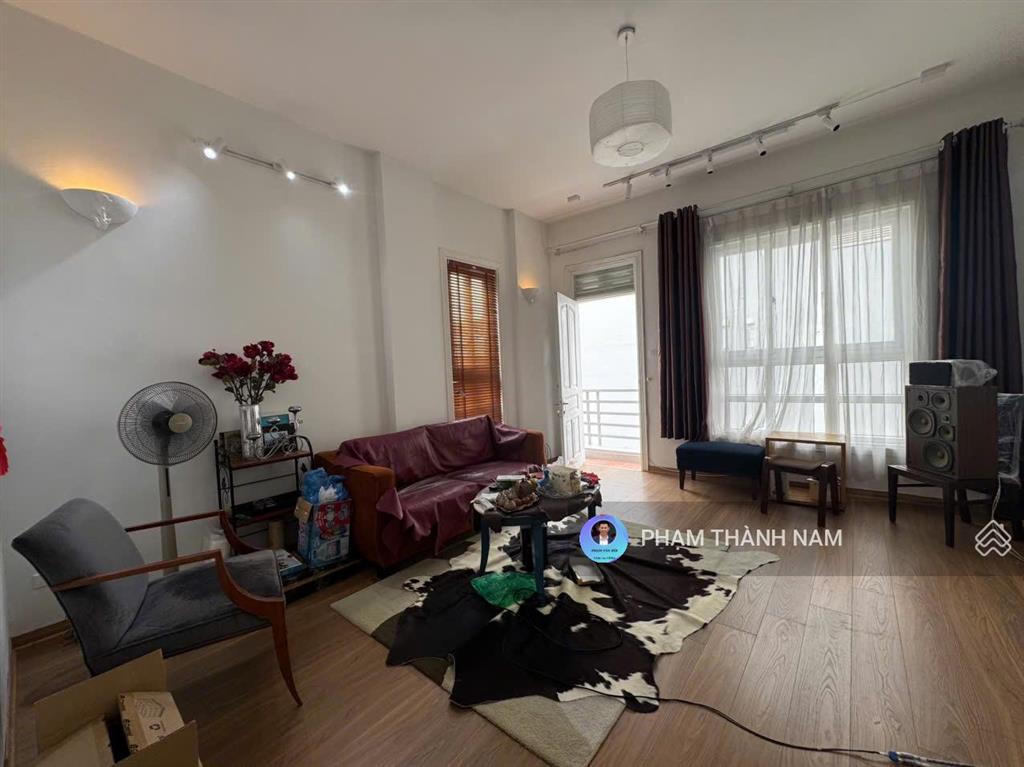 Cho thuê nhà 5 tầng phố từ hoa tây hồ, 60m2x5t, 6pn, gần hồ tây, làm homestay/vp, 35tr/th