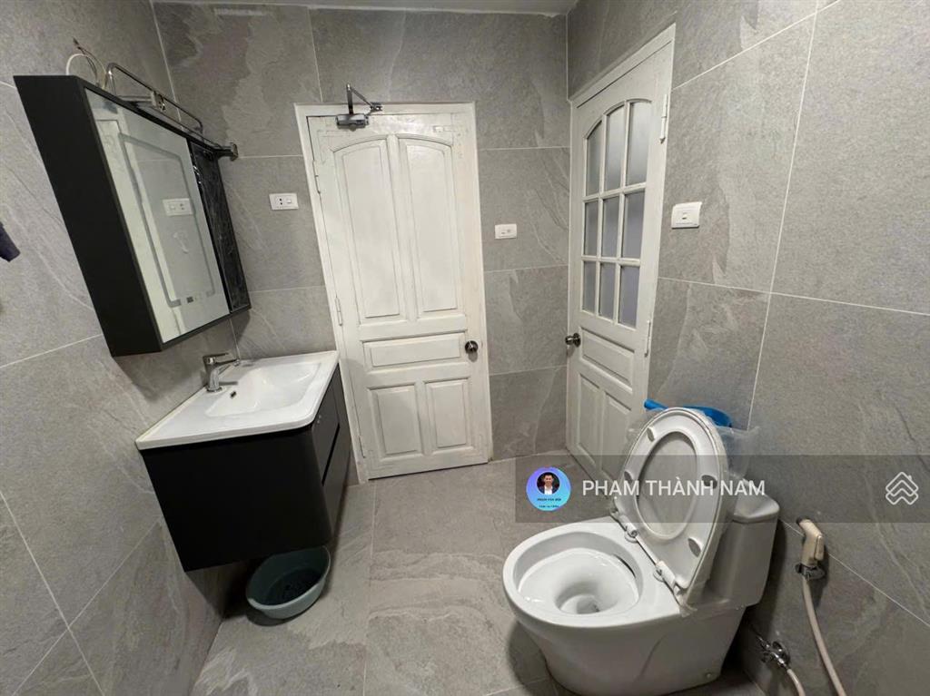 Cho thuê nhà 5 tầng phố từ hoa tây hồ, 60m2x5t, 6pn, gần hồ tây, làm homestay/vp, 35tr/th