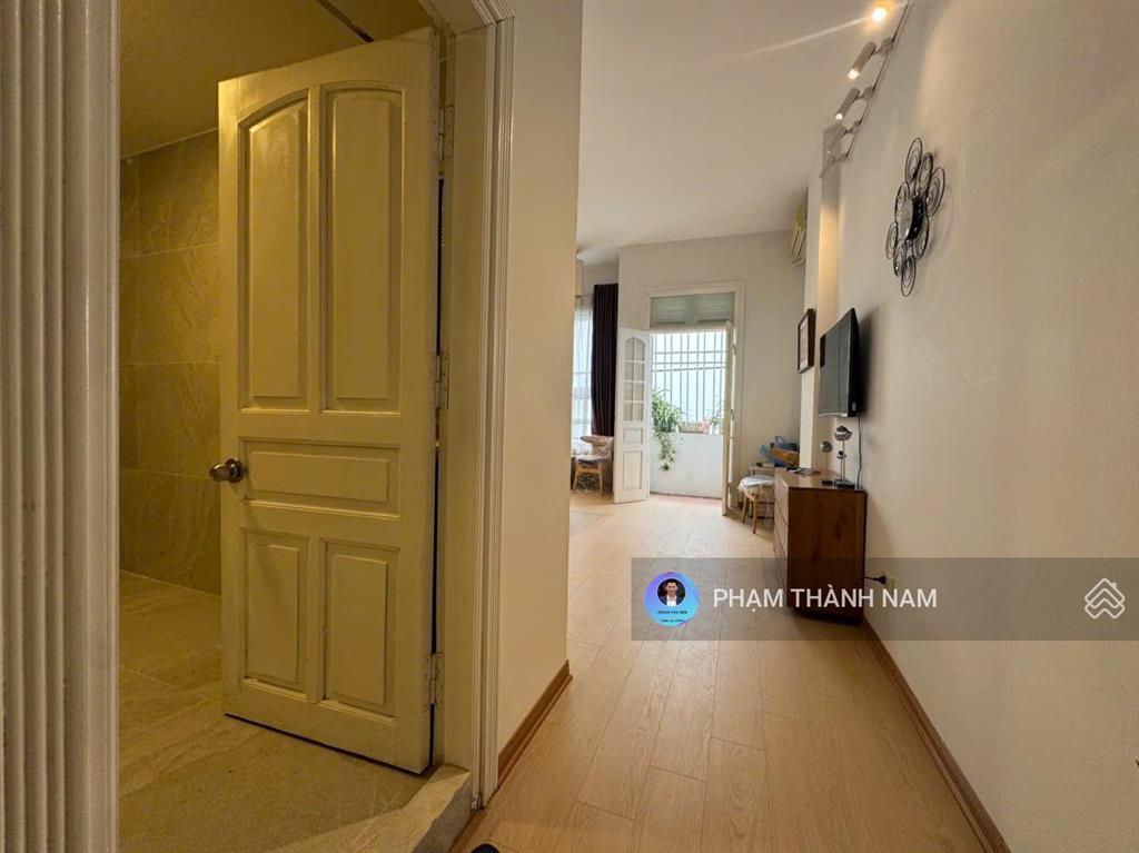Cho thuê nhà 5 tầng phố từ hoa tây hồ, 60m2x5t, 6pn, gần hồ tây, làm homestay/vp, 35tr/th