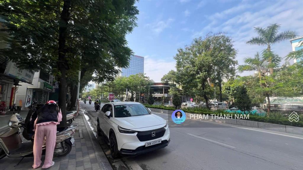Bán biệt thự mặt phố lạc long quân 162m2, mt 13m, 3,5 tầng, gần lotte mall, giá 66 tỷ