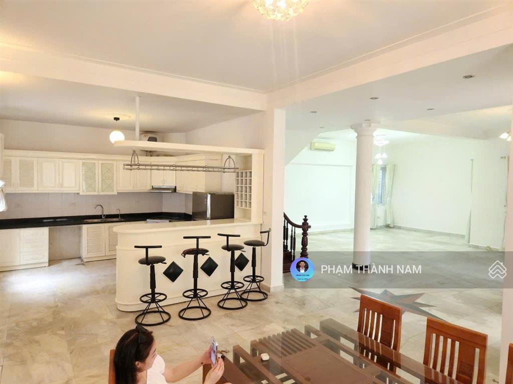 Hot bán biệt thự sân vườn bể bơi phố tô ngọc vân, quảng an, tây hồ 364m2 mt12m dòng tiền 130tr