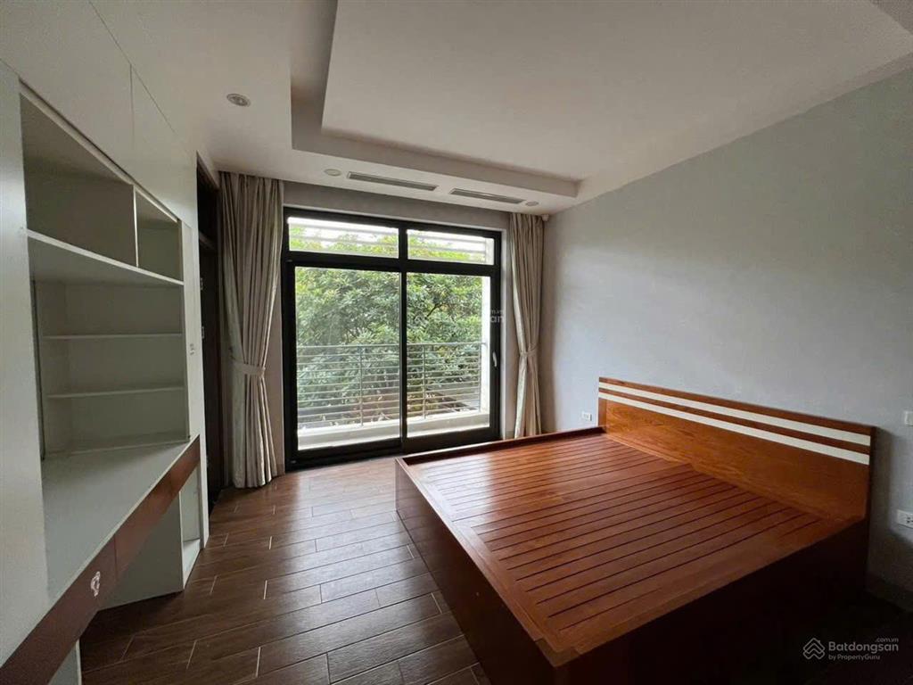 Cho thuê biệt thự starlake tây hồ tây nội thất mới, sân vườn riêng, không gian sống đẳng cấp