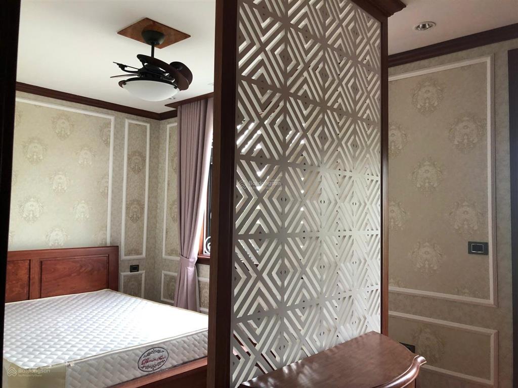 Cho thuê căn biệt thự sân vườn bể cá khô đô thị starlake tây hồ tây