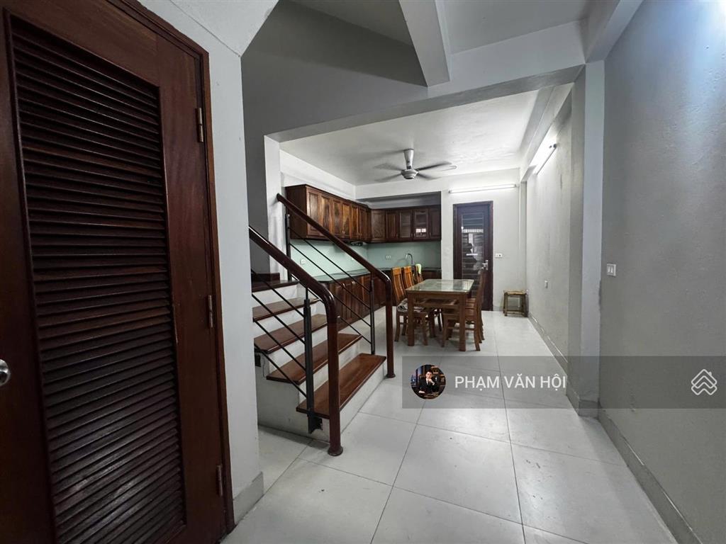 Cho thuê nhà âu cơ, tứ liên, tây hồ 60m, 5 tầng, 6pn, full nội thất, ô tô đỗ cửa, 15 triệu/tháng