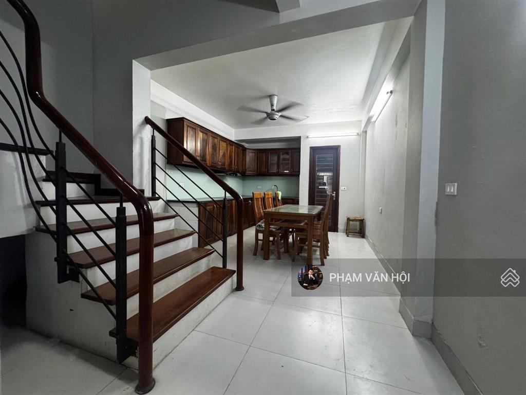 Cho thuê nhà âu cơ, tứ liên, tây hồ 60m, 5 tầng, 6pn, full nội thất, ô tô đỗ cửa, 15 triệu/tháng