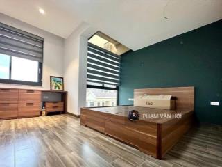 Cho thuê shophouse h6 starlake tây hồ tây 135m 4 tầng có thang máy tầng / giá 70 tr/th