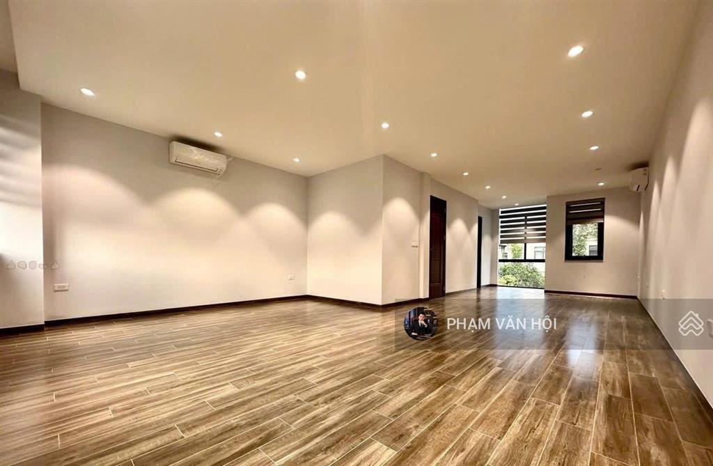 Cho thuê shophouse h6 starlake tây hồ tây 135m 4 tầng có thang máy tầng / giá 70 tr/th