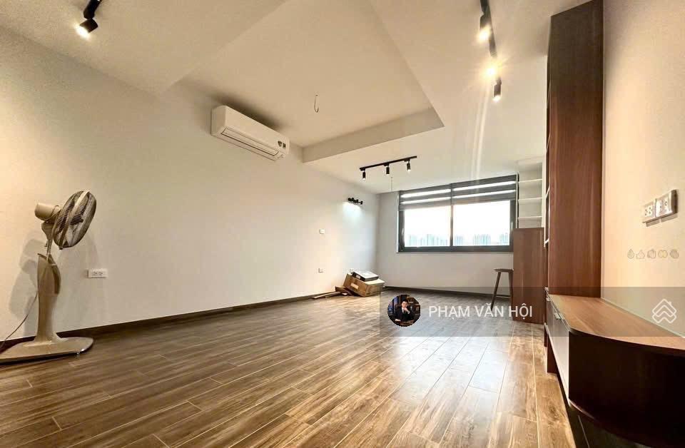 Cho thuê shophouse h6 starlake tây hồ tây 135m 4 tầng có thang máy tầng / giá 70 tr/th