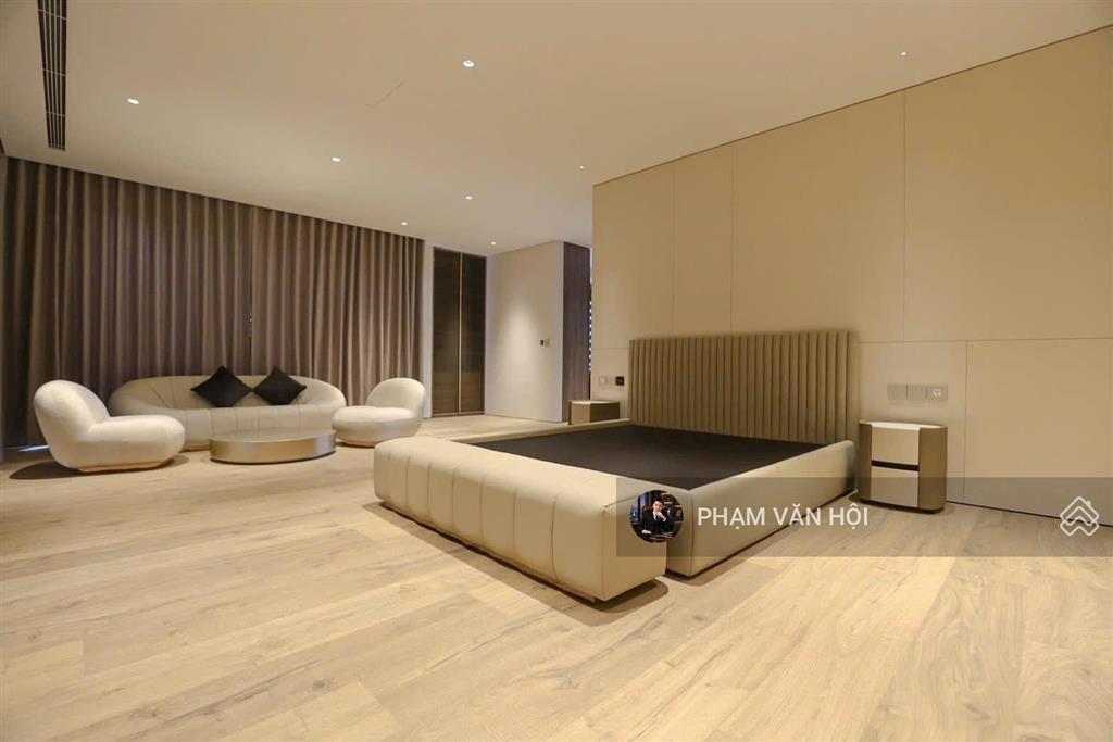Cho thuê biệt thự đơn lập vip starlake tây hồ tây 280m 3 tầng sân vườn 4pn có thang máy full nội