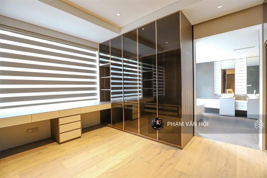 Cho thuê biệt thự đơn lập vip starlake tây hồ tây 280m 3 tầng sân vườn 4pn có thang máy full nội