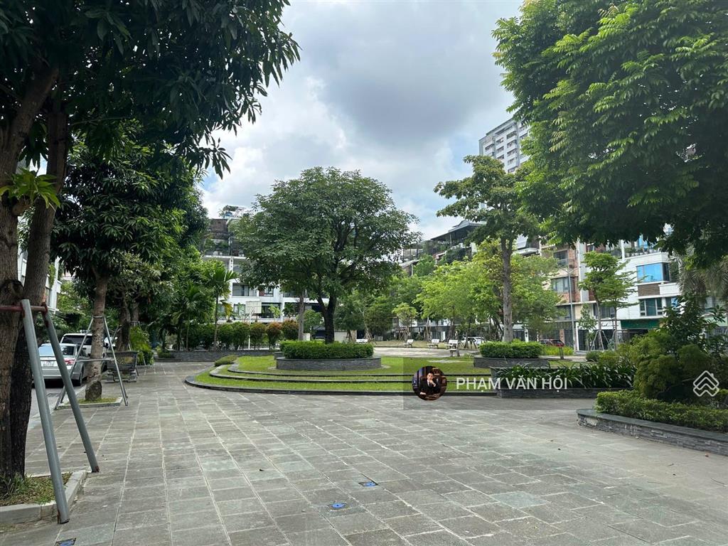 Cho thuê biệt thự romantic park tây hồ tây 150m 5 tầng có thang máy full nội thất  85tr/th