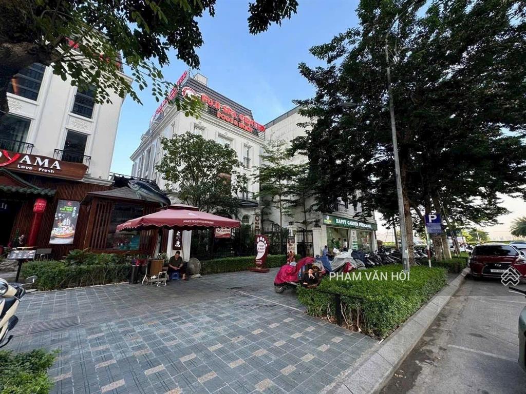 Bán biệt thự đơn lập embassy 226  5 tầng 2 mặt tiền nguyễn văn huyên kéo dài kề starlake