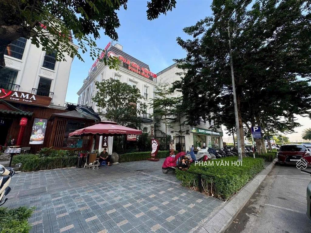 Bán biệt thự đơn lập embassy 226  5 tầng 2 mặt tiền nguyễn văn huyên kéo dài kề starlake