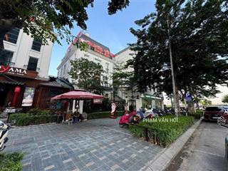 Bán biệt thự đơn lập embassy 226  5 tầng 2 mặt tiền nguyễn văn huyên kéo dài kề starlake