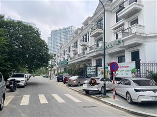 Cho thuê biệt thự sunshine city ciputra diện tích 175m  5 tầng thang máy  giá 85 triệu/th