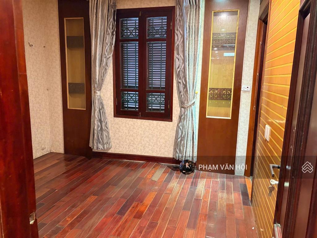Cho thuê biệt thự sân vườn mặt phố tô ngọc vân quảng an tây hồ  150 5 tầng 5pn full nội thất