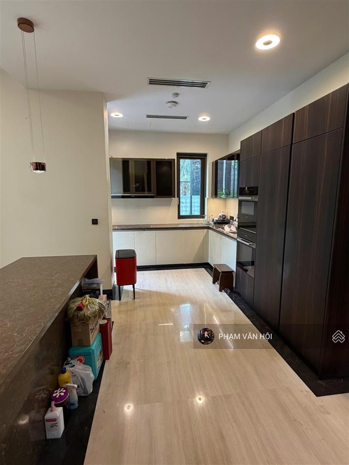 Cho thuê biệt thự đơn lập vip starlake tây hồ tây  280m 4 tầng sân vườn thang máy  full nội thất
