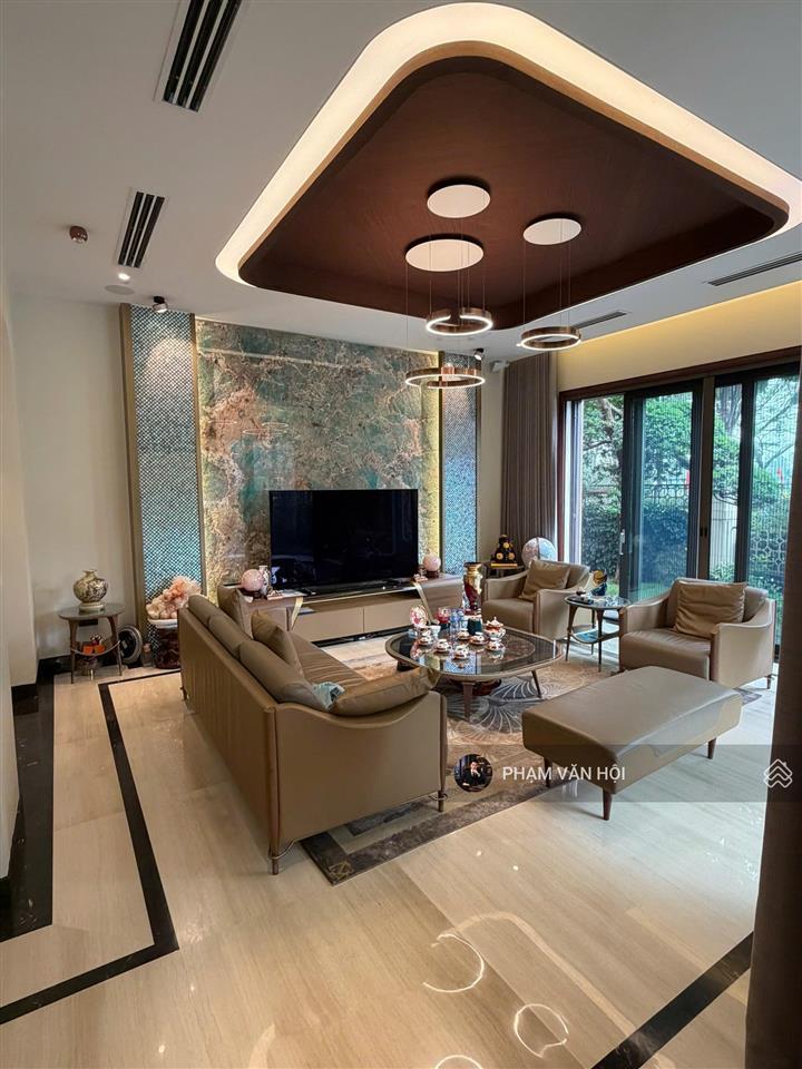 Cho thuê biệt thự đơn lập vip starlake tây hồ tây  280m 4 tầng sân vườn thang máy  full nội thất