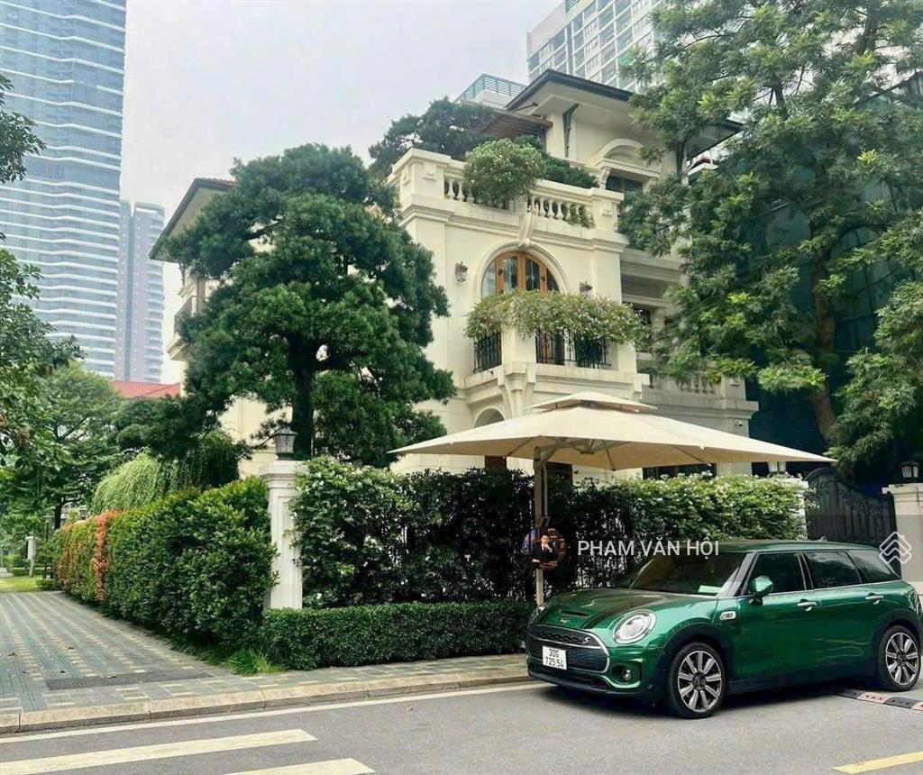 Cho thuê biệt thự đơn lập vip starlake tây hồ tây  280m 4 tầng sân vườn thang máy  full nội thất