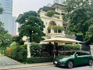 Cho thuê biệt thự đơn lập vip starlake tây hồ tây  280m 4 tầng sân vườn thang máy  full nội thất