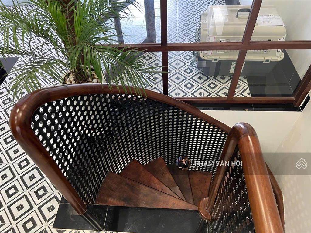 Bán tòa nhà xuân diệu gần hồ tây 100m 6 tầng thang máy ô tô đỗ cửa giá 50 tỷ  giá rẻ
