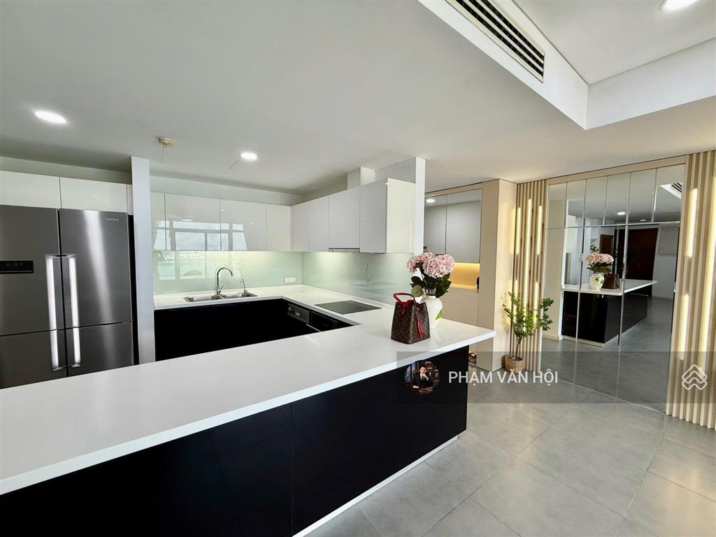 Bán chung cư watermark 120m 3pn tầng cao view hồ tây 395 lạc long quân 16,5 tỷ