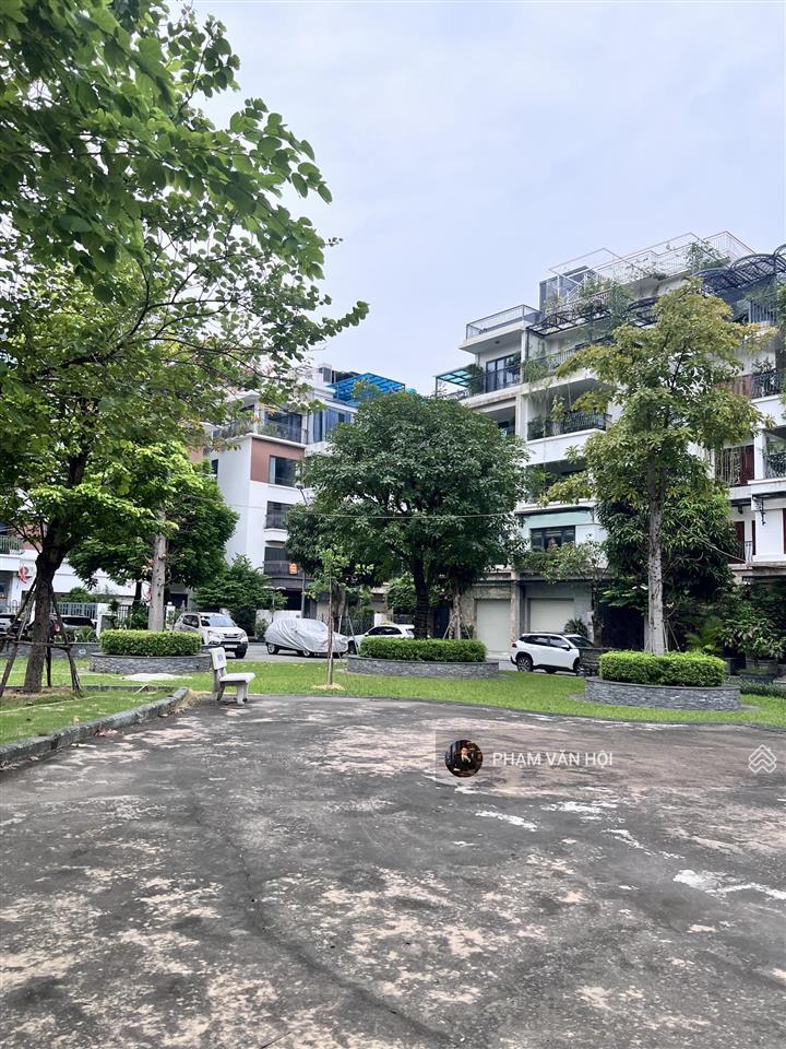 Cho thuê nhà vườn 150m 6 tầng thang máy romantic park tây hồ tây 60tr/tháng