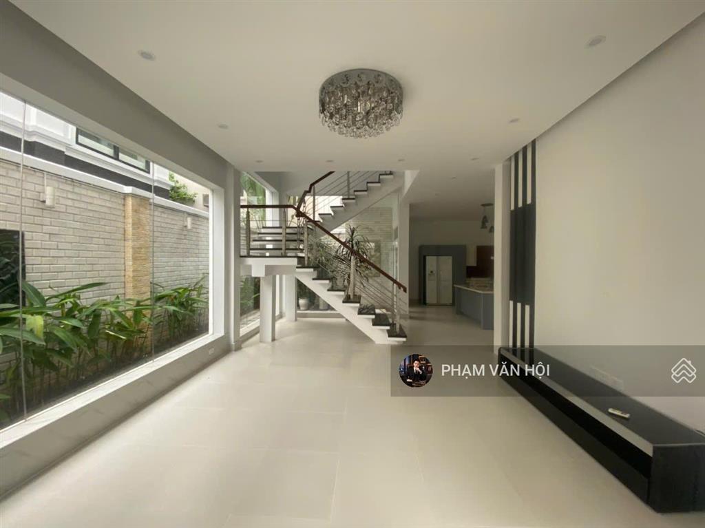 Cho thuê biệt thự khu t ciputra tây hồ hà nội dt 180m xây 3 tầng 4 ngủ full đồ giá rẻ