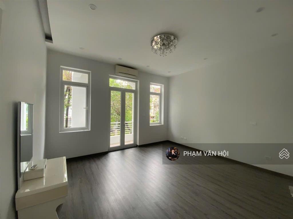 Cho thuê biệt thự khu t ciputra tây hồ hà nội dt 180m xây 3 tầng 4 ngủ full đồ giá rẻ