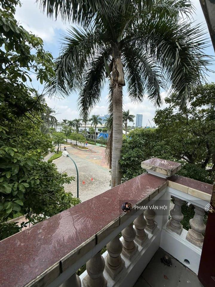 Cho thuê biệt thự 250m 3 tầng 5pn full nội thất khu g ciputra tây hồ hà nội giá 3.000 usd/tháng