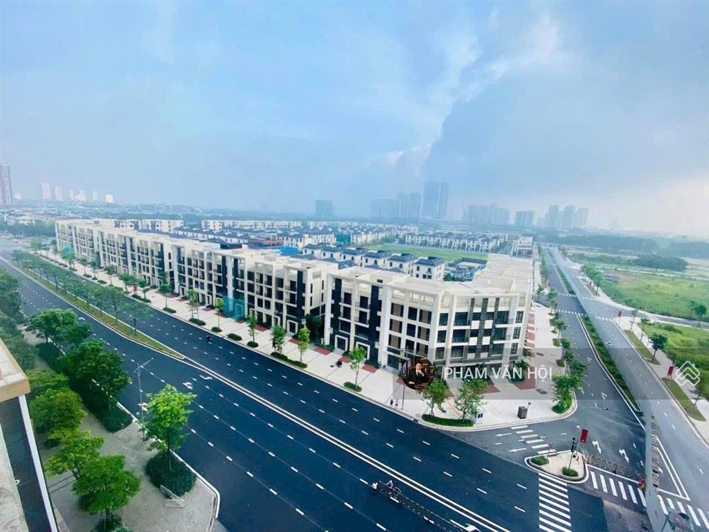 Bán shophouse  kđt starlake tây hồ tây lô góc ngã tư nguyễn văn huyên 250m 5 tầng 200 tỷ