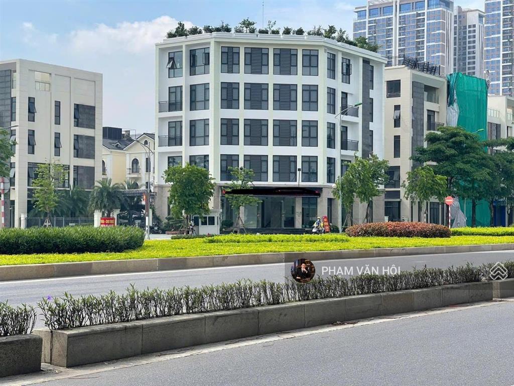 Bán shophouse  kđt starlake tây hồ tây lô góc ngã tư nguyễn văn huyên 250m 5 tầng 200 tỷ