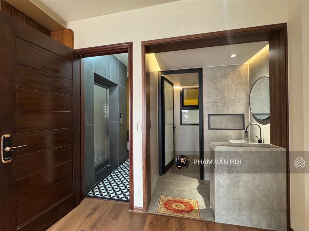Cho thuê nhà 6 tầng thang máy 6 studio khép kín full nội thất âu cơ, tây hồ hà nội