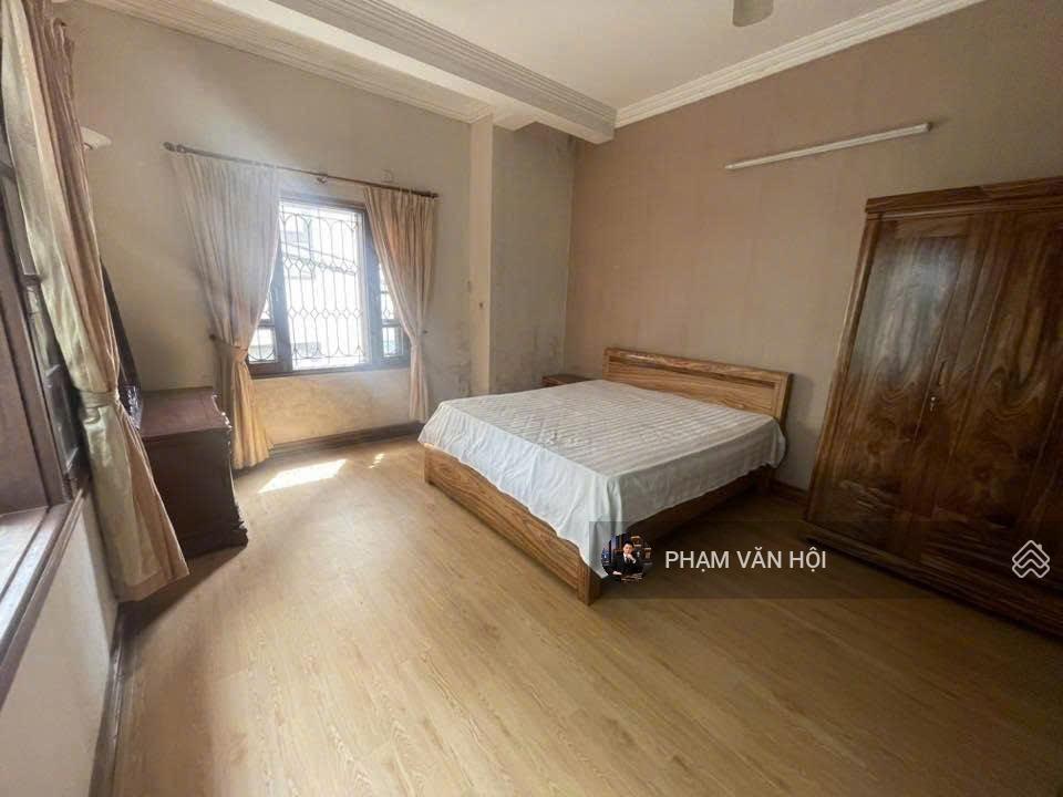 Cho thuê biệt thự view hồ, phố quảng khánh, quảng an, tây hồ. dt 130m, 5 tầng 5pn  full đồ giá rẻ
