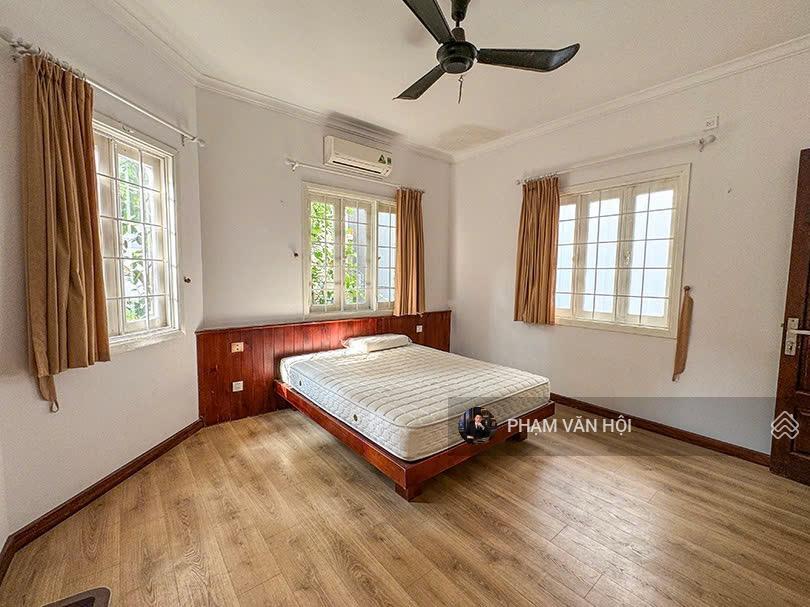 Cho thue biệt thự sân vườn phố đặng thai mai quảng an tây hồ hà nội, dt 250m2 xây 4 tầng 4pn đủ đồ