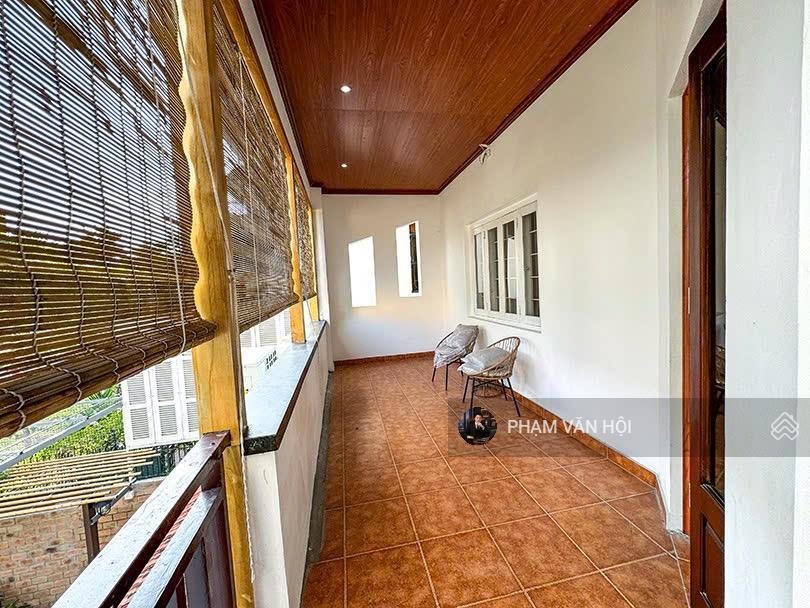 Cho thue biệt thự sân vườn phố đặng thai mai quảng an tây hồ hà nội, dt 250m2 xây 4 tầng 4pn đủ đồ