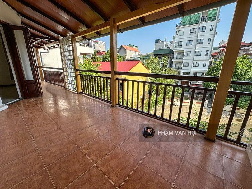 Cho thue biệt thự sân vườn phố đặng thai mai quảng an tây hồ hà nội, dt 250m2 xây 4 tầng 4pn đủ đồ