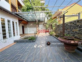 Cho thue biệt thự sân vườn phố đặng thai mai quảng an tây hồ hà nội, dt 250m2 xây 4 tầng 4pn đủ đồ