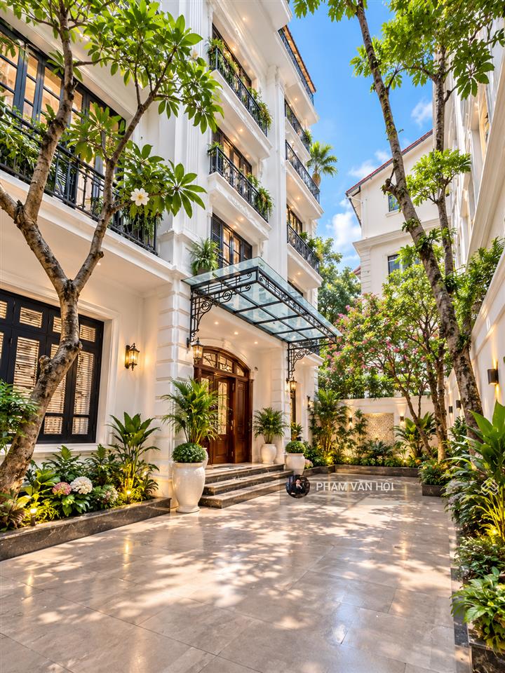 Cho thuê biệt thự sân vườn 200m2 5 tầng 5pn  phố quảng khánh, quảng an tây hồ hà nội sát hồ tây
