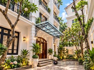 Cho thuê biệt thự sân vườn 200m2 5 tầng 5pn  phố quảng khánh, quảng an tây hồ hà nội sát hồ tây